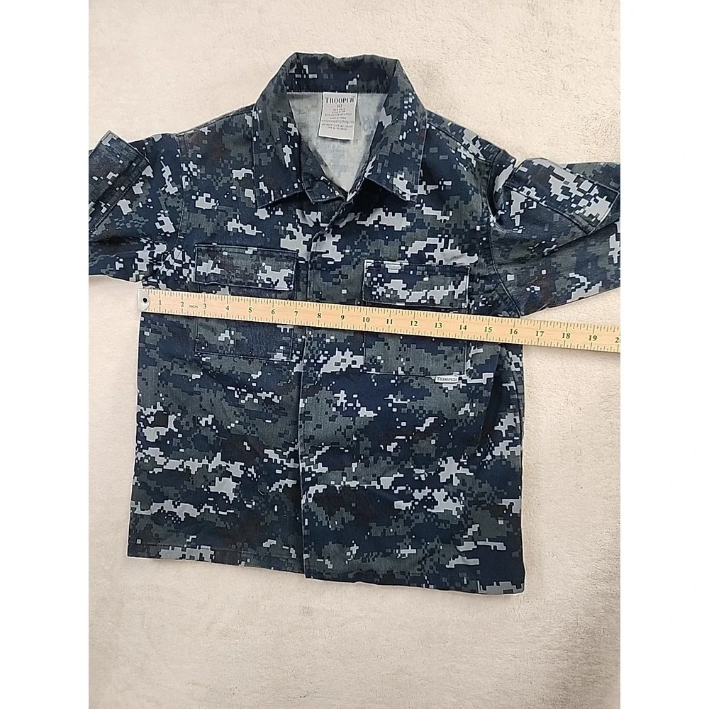 Blue‎ and Gray DIgital Camouflage Youth Light Weight Tropper Jacket Size 10